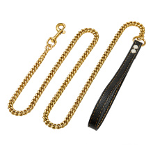 Pet Pet Dog Strong Long Dog Leash 18K Gold Metal 12 mm Curb Cuban Chain Dog Lashes avec une poignée en cuir véritable confortable